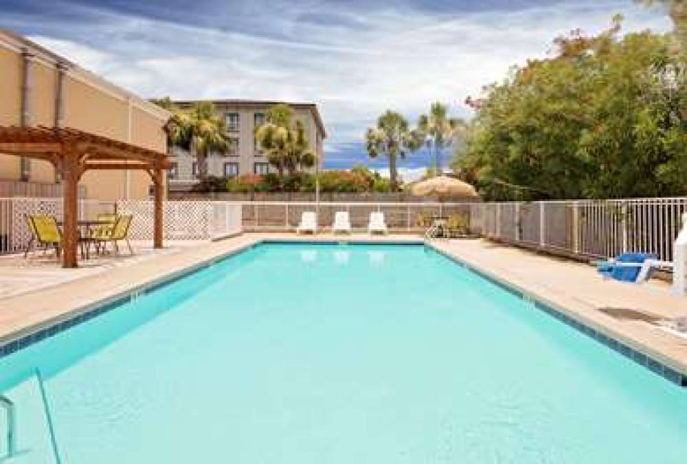 Days Inn By Wyndham Fort Walton Beach 3