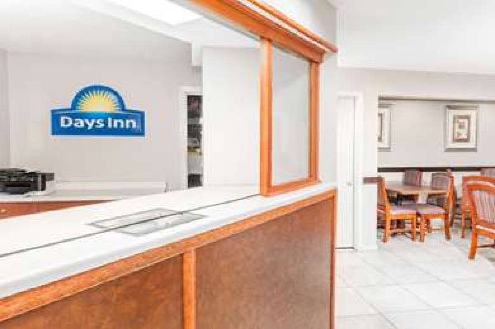 Days Inn By Wyndham Fort Wayne 2