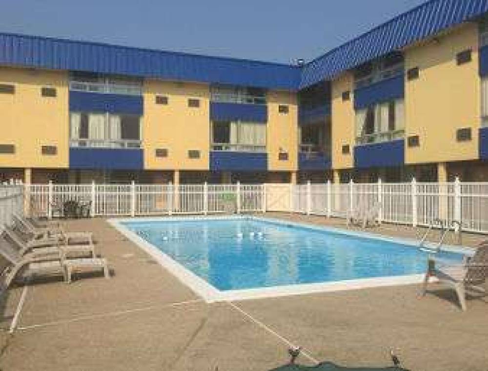 DAYS INN BY WYNDHAM FORT WRIGHT CIN 6