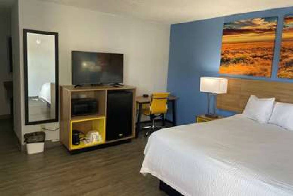 DAYS INN BY WYNDHAM GATESVILLE 5