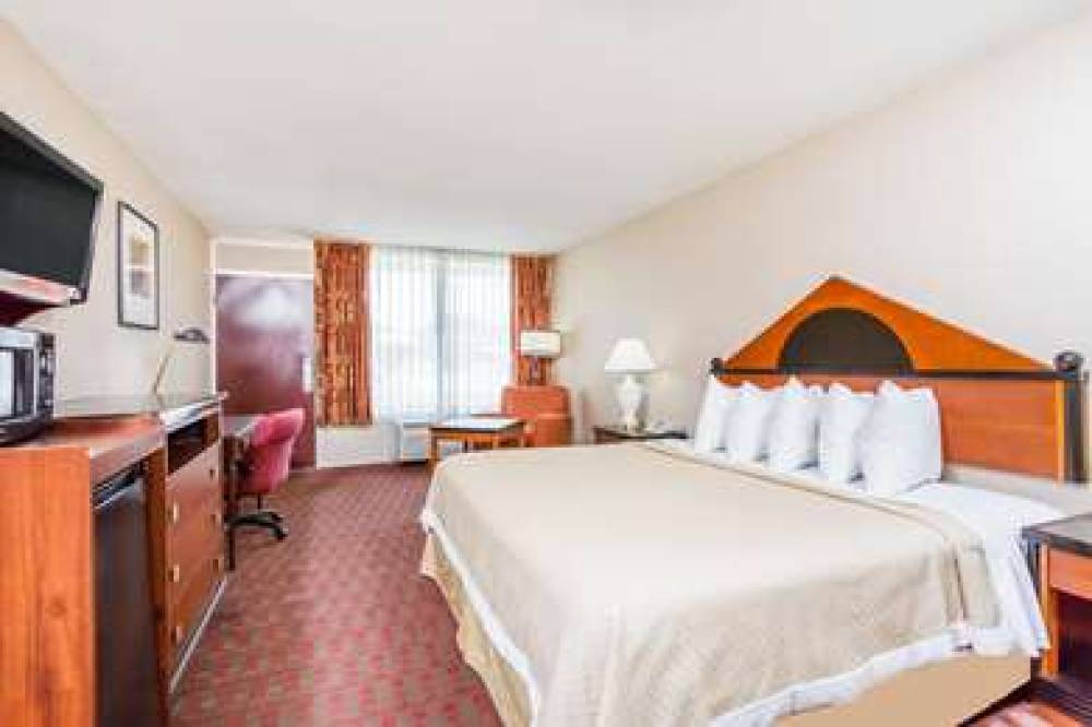 Days Inn By Wyndham Goldsboro 10