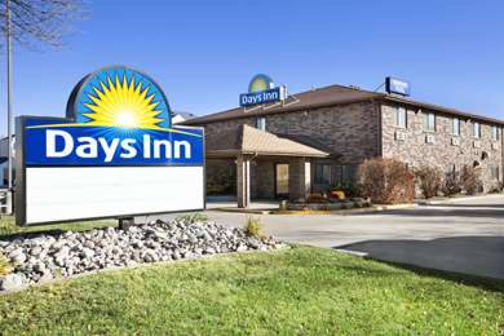 Days Inn By Wyndham Grand Forks Columbia Mall 1