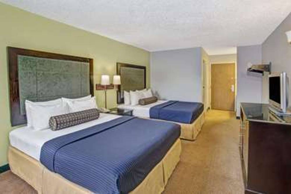 DAYS INN BY WYNDHAM GREAT LAKES - N 9