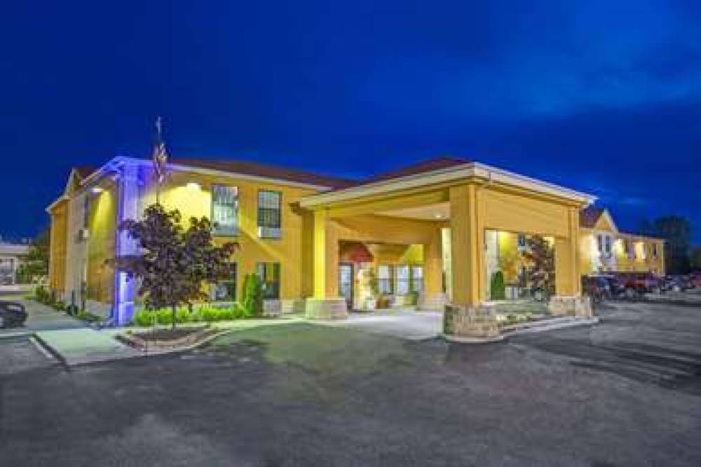 DAYS INN BY WYNDHAM GREAT LAKES - N 1