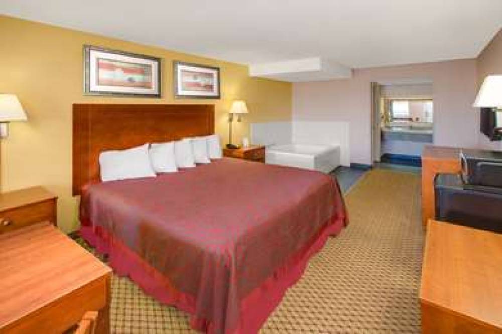 Days Inn By Wyndham Gulfport 6