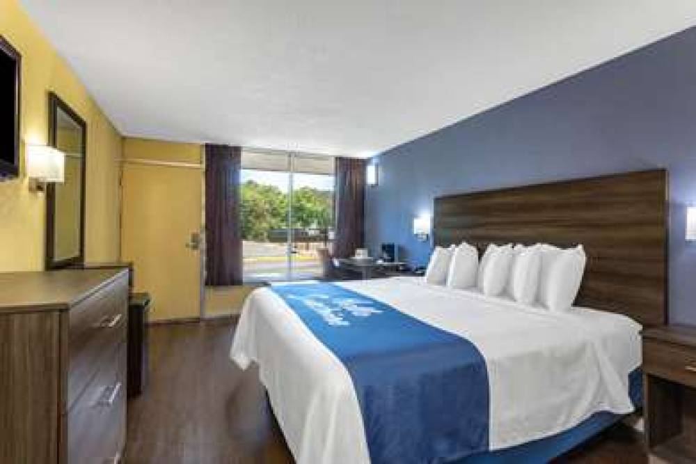 Days Inn By Wyndham Hampton Near Coliseum Convention Center 5