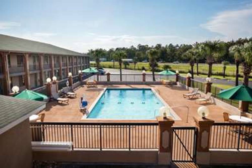 Days Inn By Wyndham Hardeeville/ I-95 State Line 9