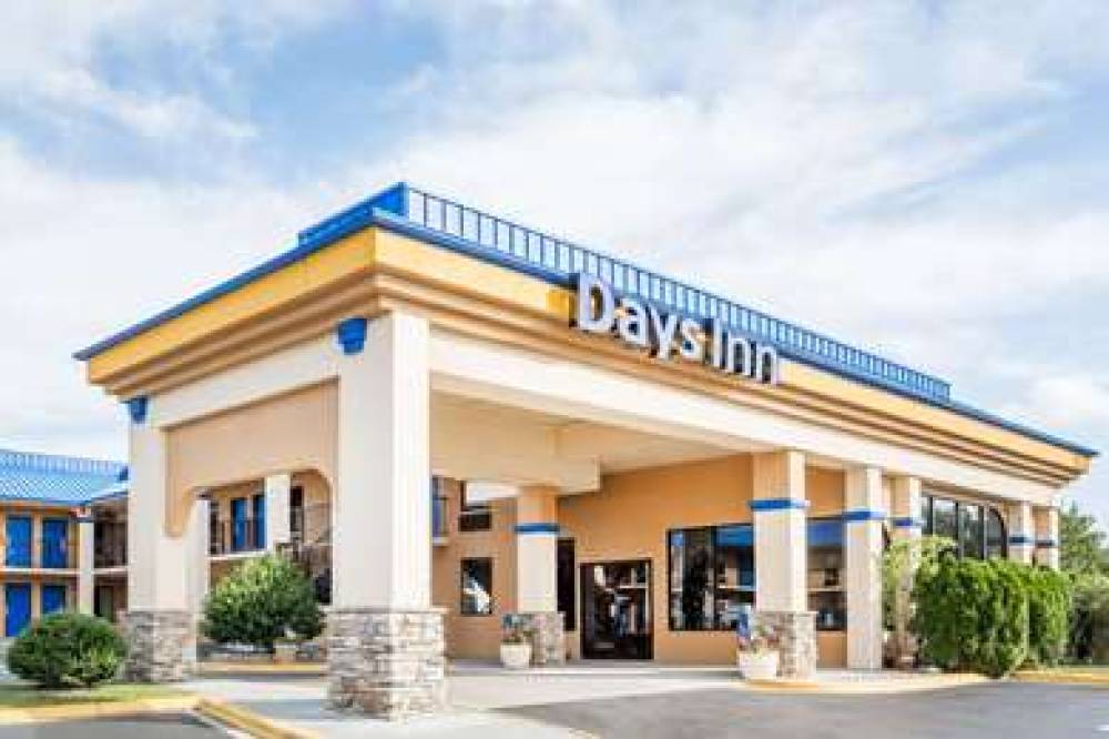 Days Inn By Wyndham Hendersonville