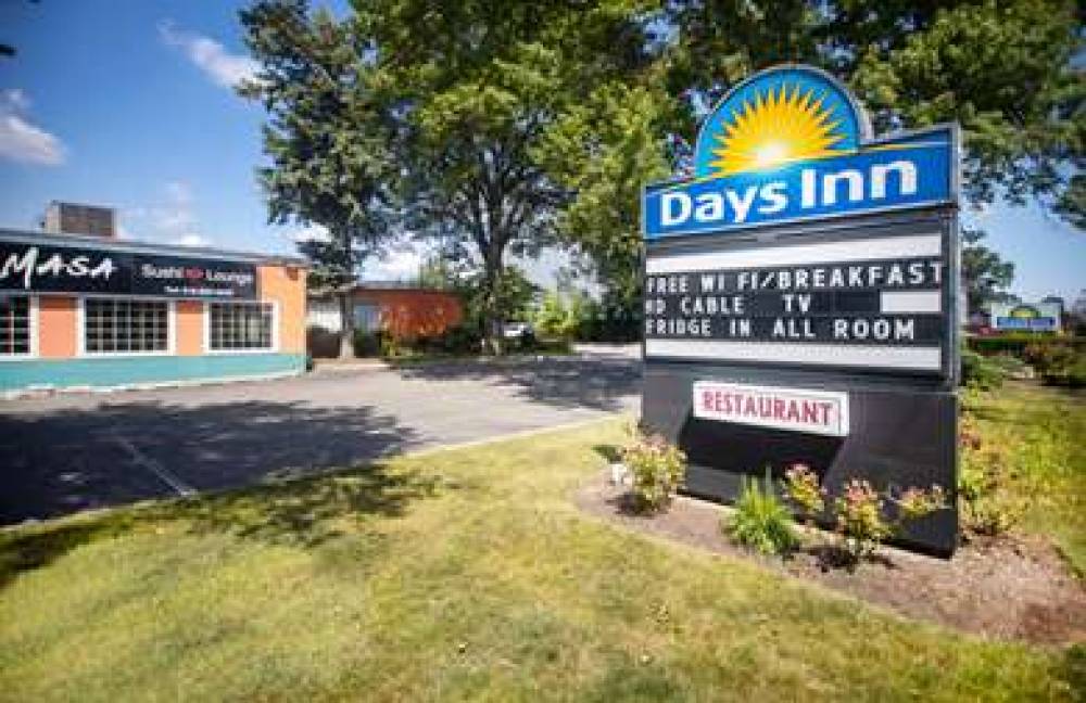 Days Inn By Wyndham Hicksville Long Island 2