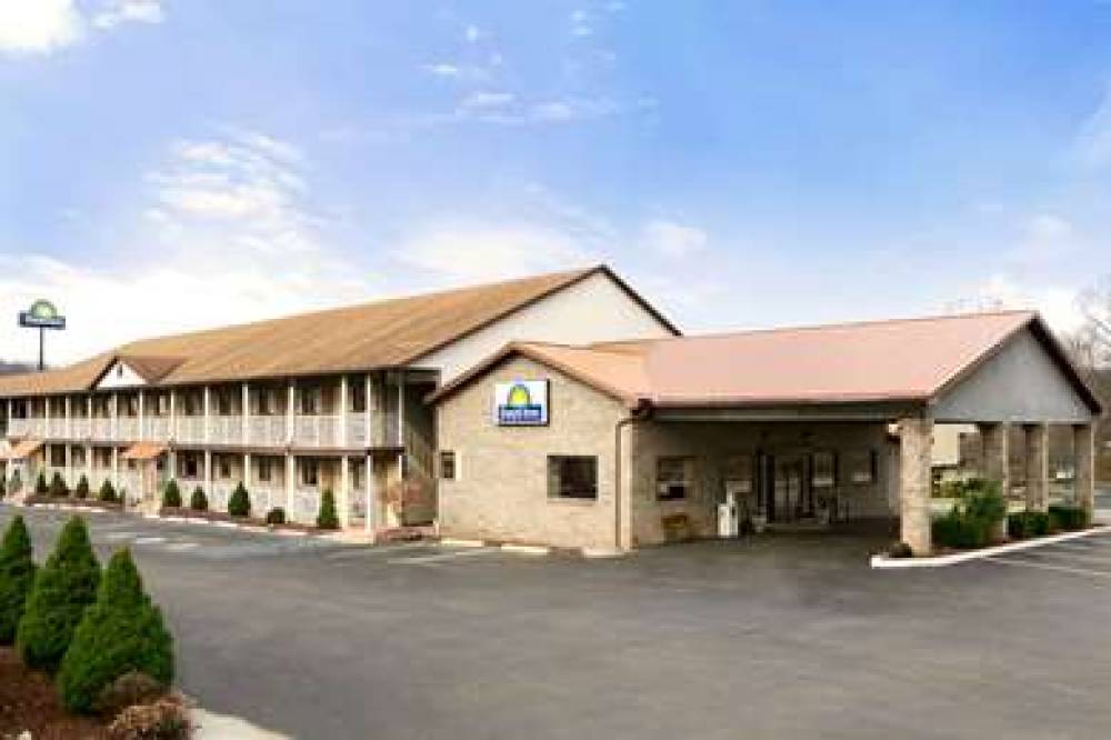 DAYS INN BY WYNDHAM HUNTINGTON 1