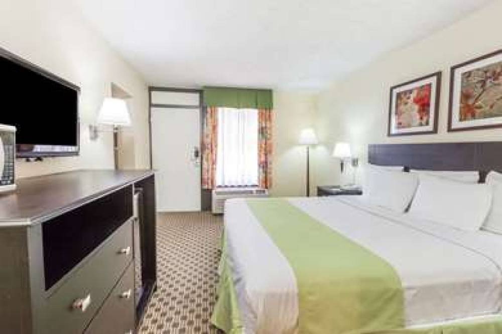 Days Inn By Wyndham Irving Grapevine DFW Airport North 7