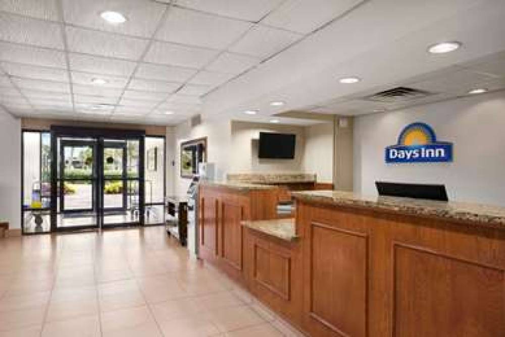 DAYS INN BY WYNDHAM JACKSONVILLE AI 3