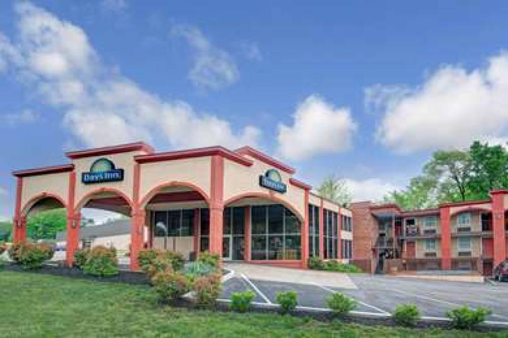 Days Inn By Wyndham Kansas City 3