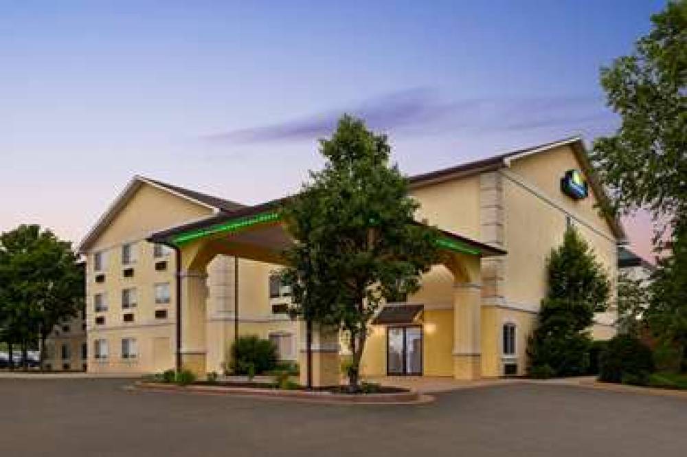 Days Inn By Wyndham Kansas City International Airport 1