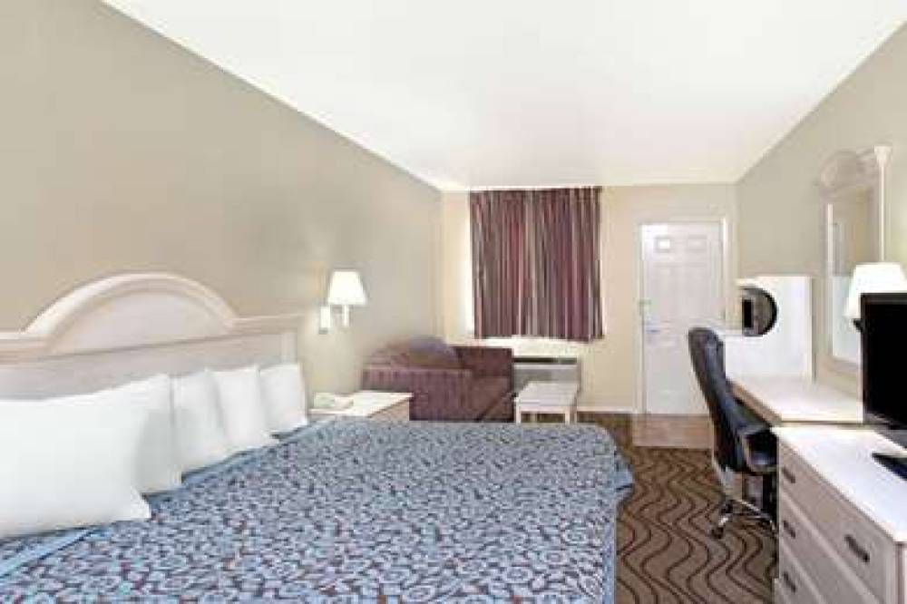 Days Inn By Wyndham Kerrville 9