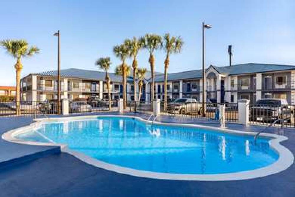 Days Inn By Wyndham Kingsland GA 9