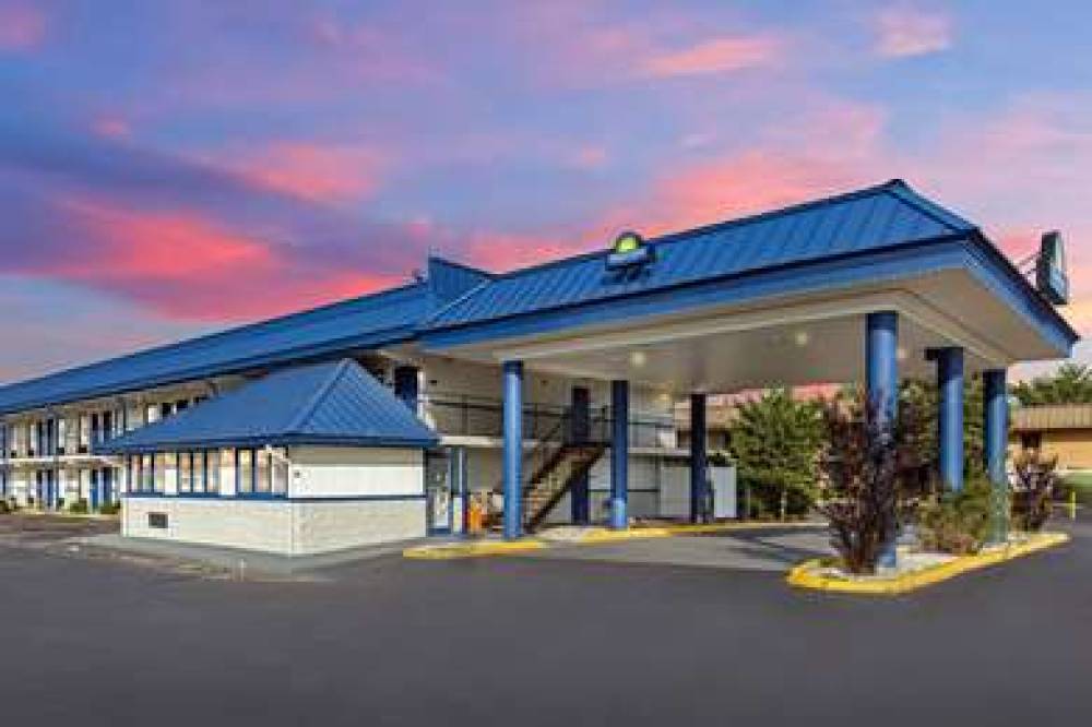 Days Inn By Wyndham Knoxville