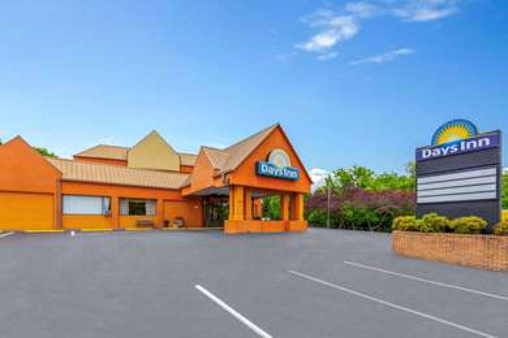 Days Inn By Wyndham Knoxville East 1