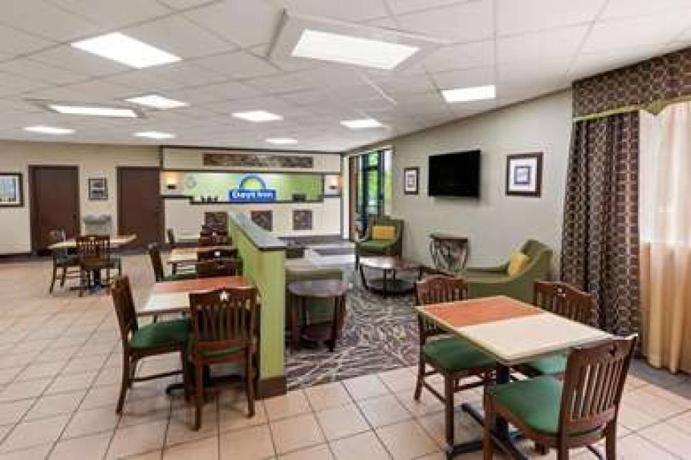 Days Inn By Wyndham Knoxville East 4