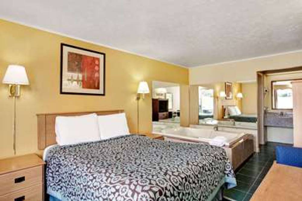 Days Inn By Wyndham Knoxville West 9