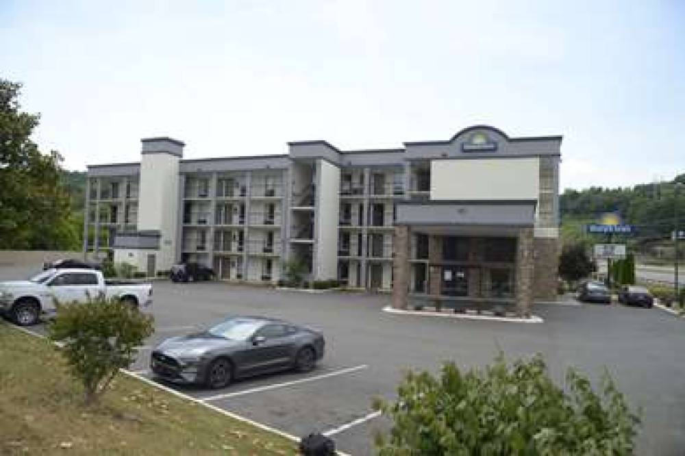 Days Inn By Wyndham Kodak/Sevierville Interstate Smokey Moun 2