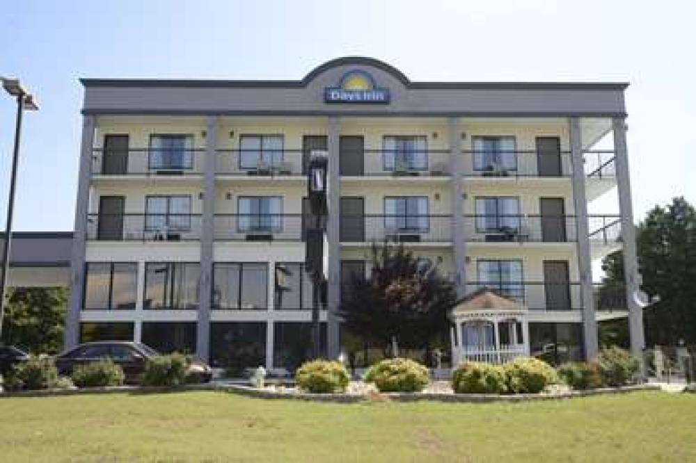 Days Inn By Wyndham Kodak/Sevierville Interstate Smokey Moun 3