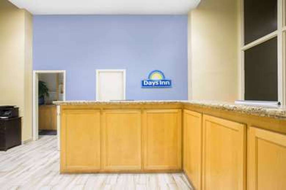 Days Inn By Wyndham Lake Havasu 4