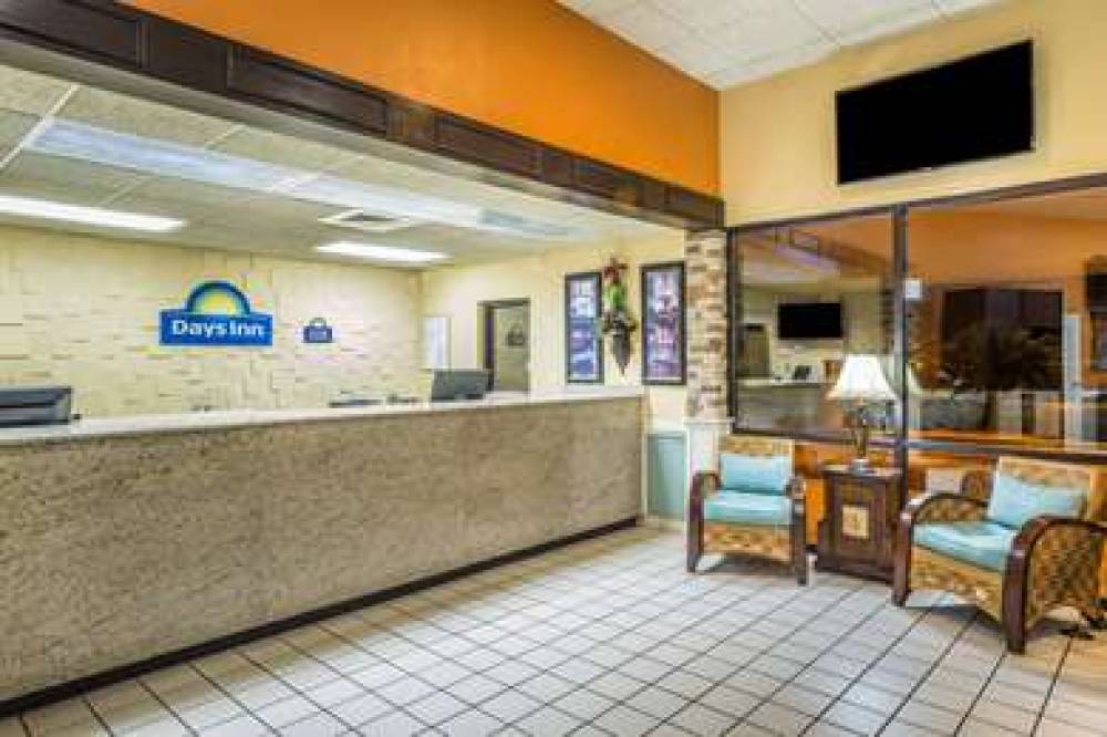 Days Inn By Wyndham Lake Park/Valdosta 2