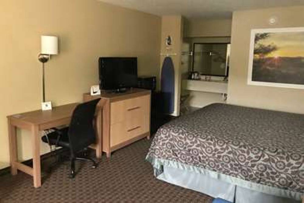 DAYS INN BY WYNDHAM LEXINGTON 10