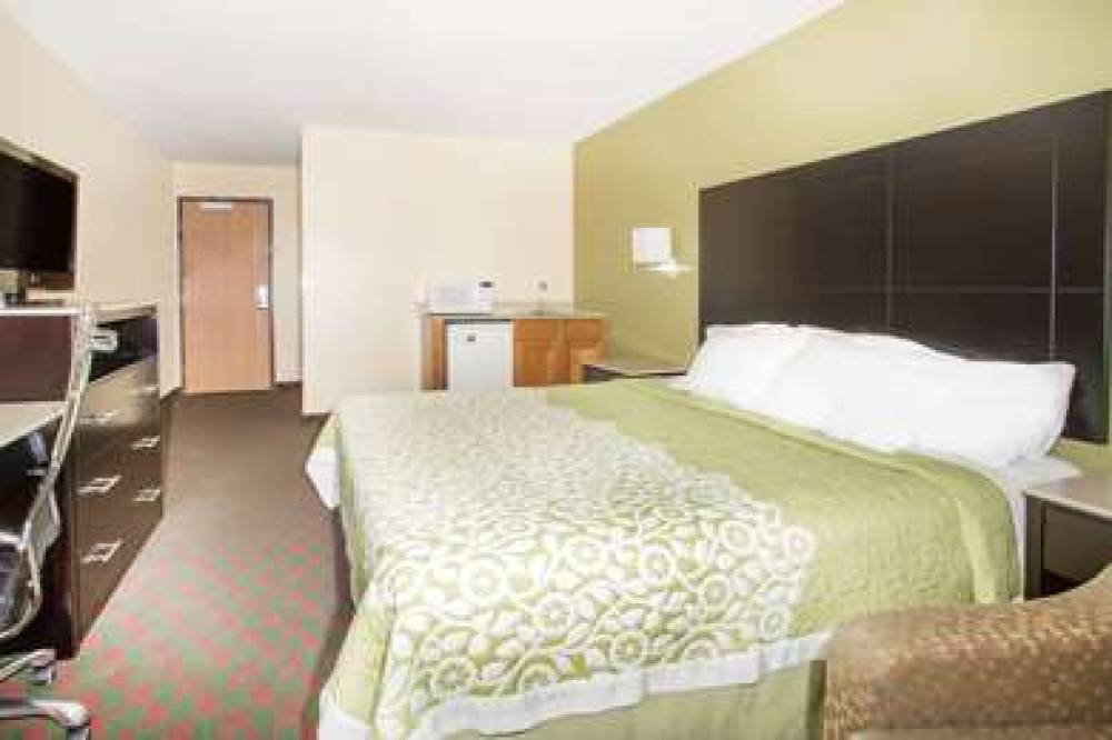 Days Inn By Wyndham Lexington NE 4