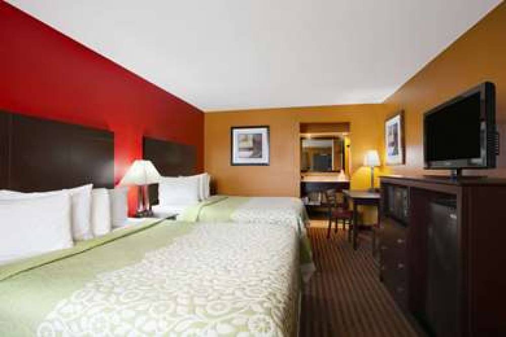 Days Inn By Wyndham Liberty/NE Kansas City 5