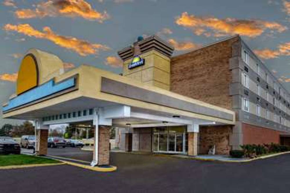 Days Inn By Wyndham Livonia - Detroit 1