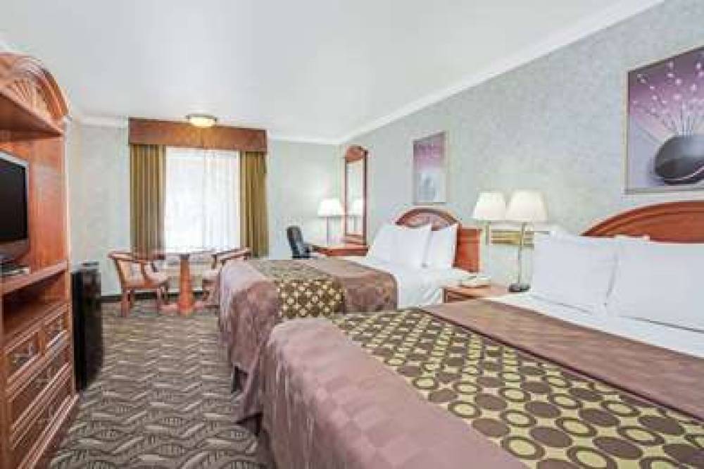 Days Inn By Wyndham Los Angeles LAX/Redondo/Manhattan Beach 6