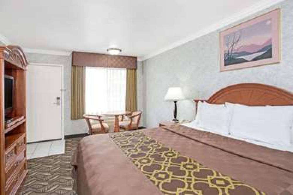 Days Inn By Wyndham Los Angeles LAX/Redondo/Manhattan Beach 5