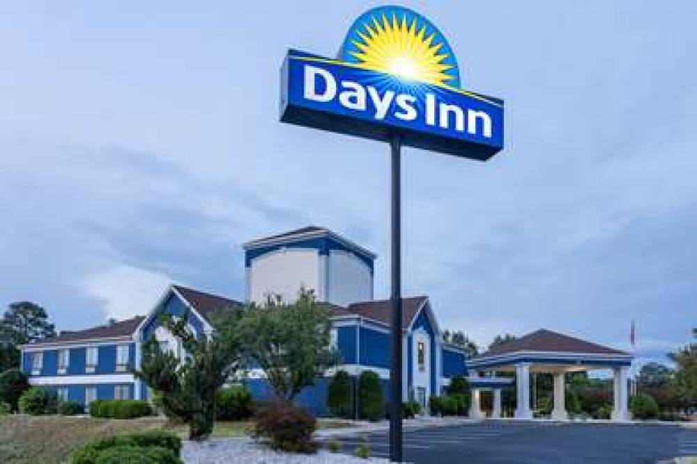 Days Inn By Wyndham Louisburg 3