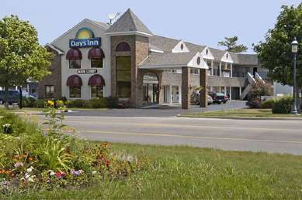 Days Inn By Wyndham Mackinaw City