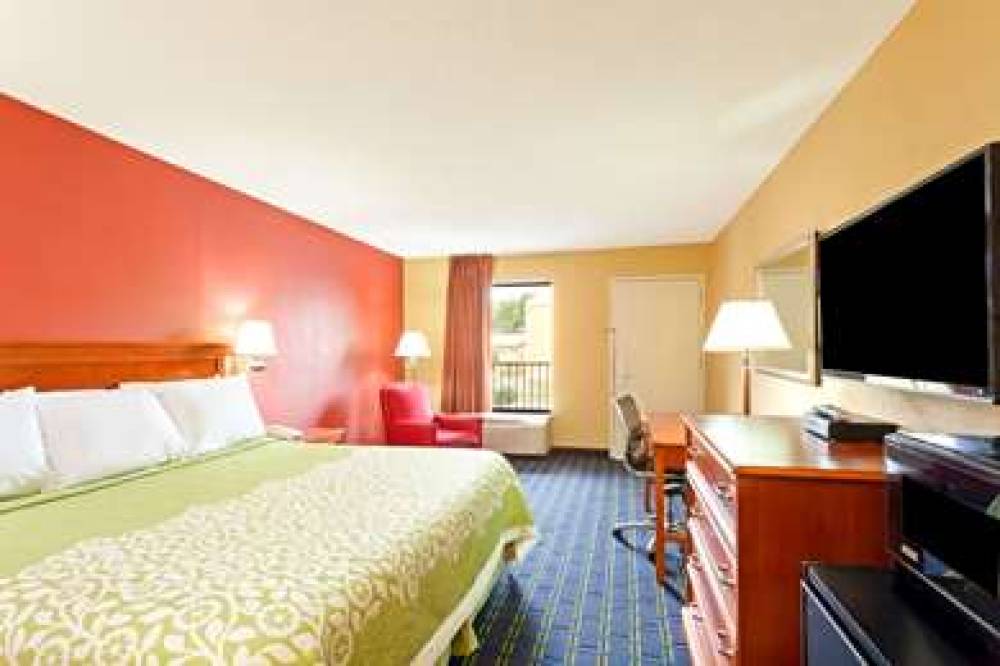 Days Inn By Wyndham Memphis - I40 And Sycamore View 4