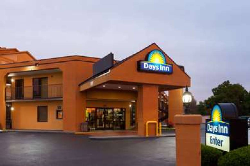 Days Inn By Wyndham Memphis - I40 And Sycamore View 2