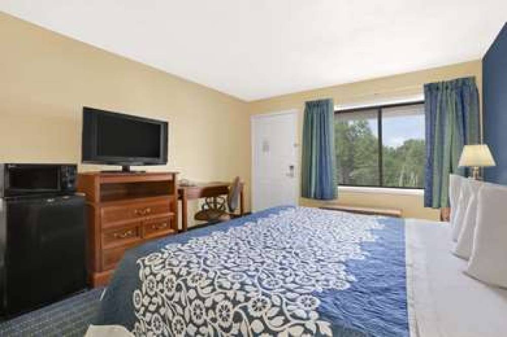 Days Inn By Wyndham Middletown 4