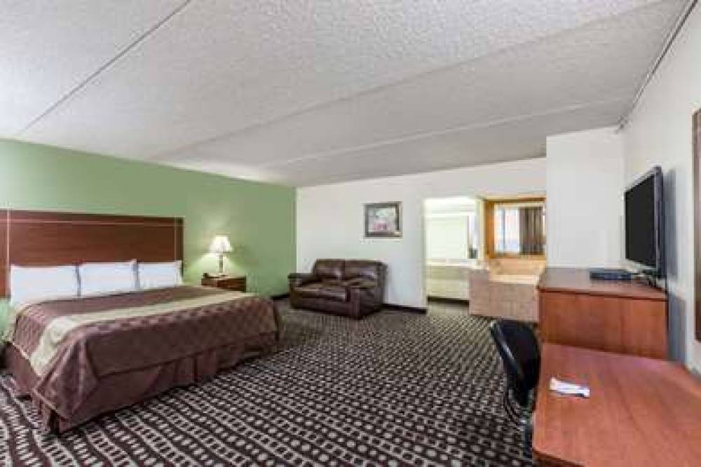 Days Inn By Wyndham Midland 10