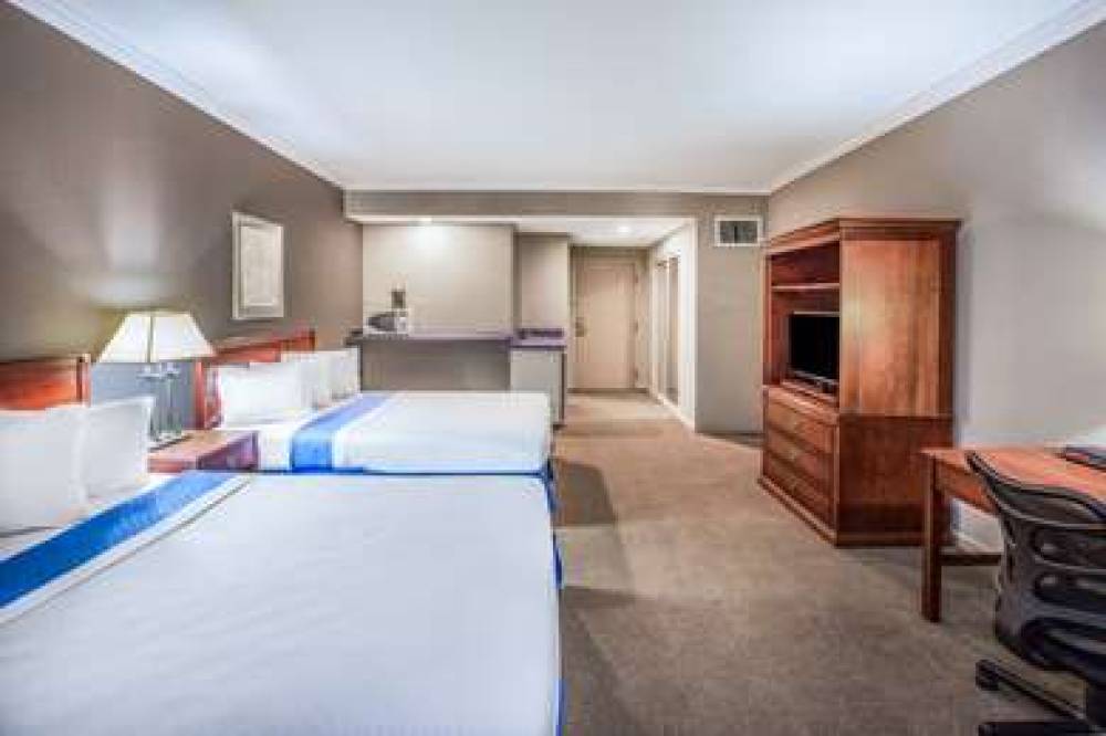 DAYS INN BY WYNDHAM, MIDLAND 7