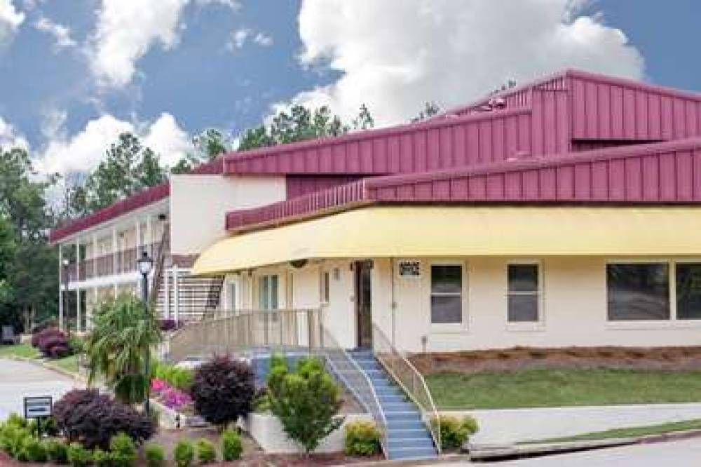 Days Inn By Wyndham Milledgeville 1