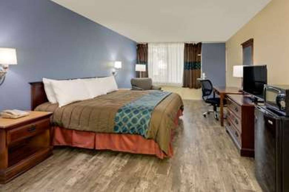 Days Inn By Wyndham Montgomery Near AUM 9