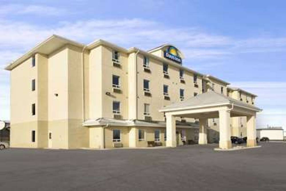 Days Inn By Wyndham Moose Jaw