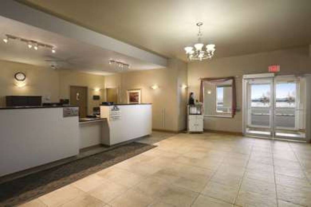 Days Inn By Wyndham Moose Jaw 2