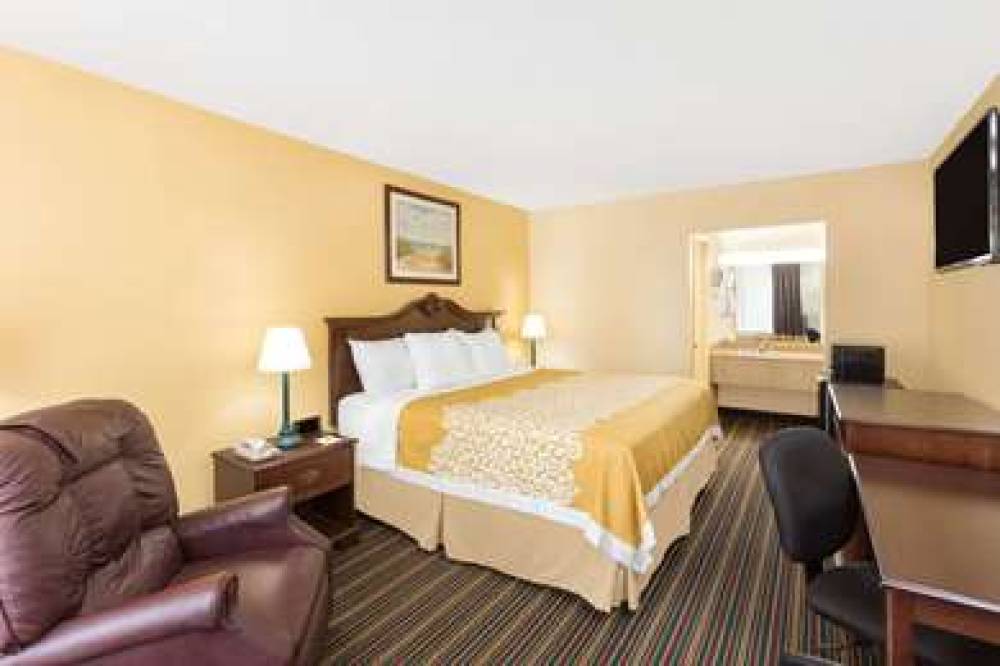 DAYS INN BY WYNDHAM MT PLEASANT-CHA 9