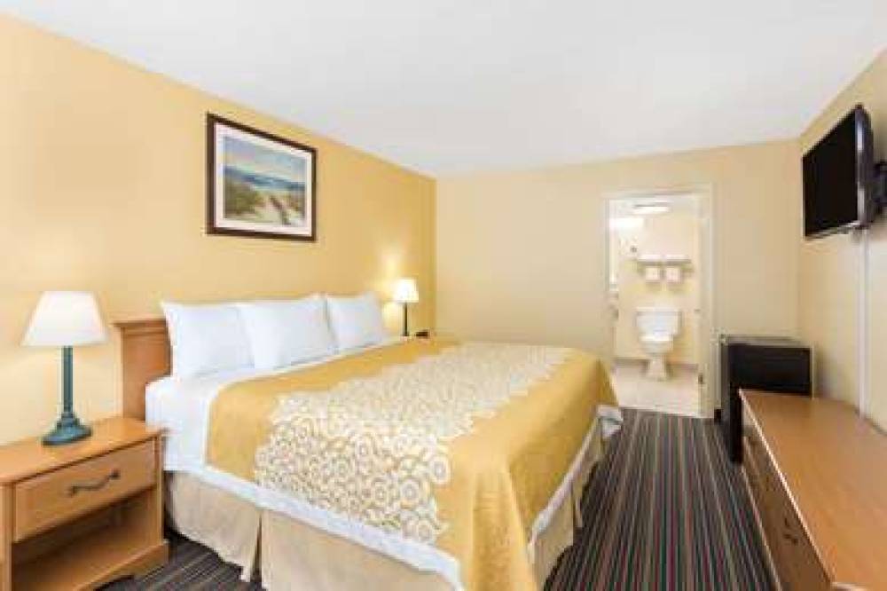 DAYS INN BY WYNDHAM MT PLEASANT-CHA 6