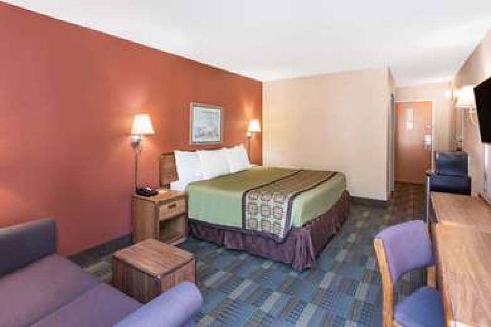 Days Inn By Wyndham Myrtle Beach 9