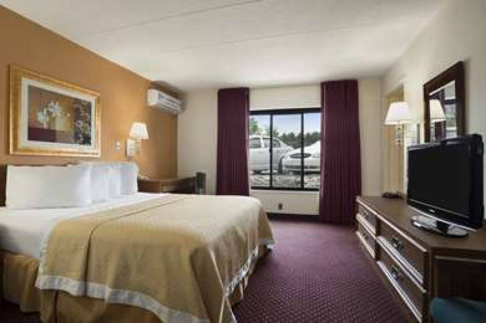 Days Inn By Wyndham New Stanton PA 9