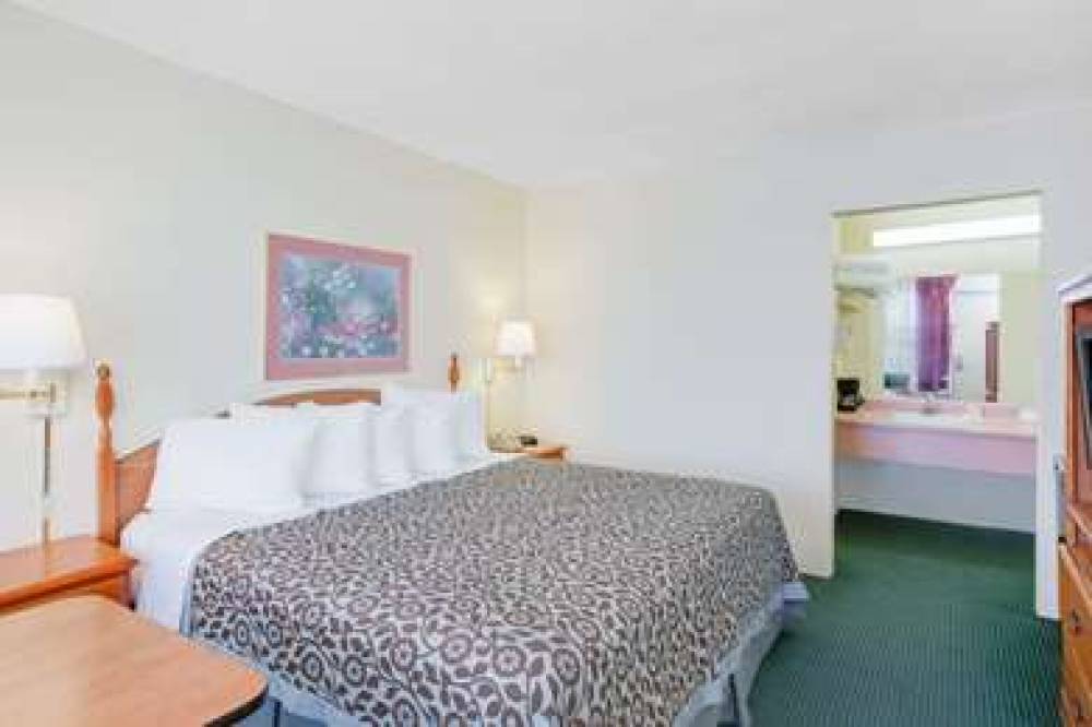 Days Inn By Wyndham Newport 5